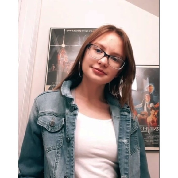 Meet your Posher, Mckenna - Picture 1 of 1